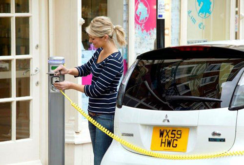 Исследование: 78% опрошенных водителей не пересядут на электромобиль