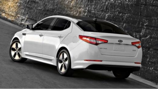 Kia Optima Hybrid запущен в Европе